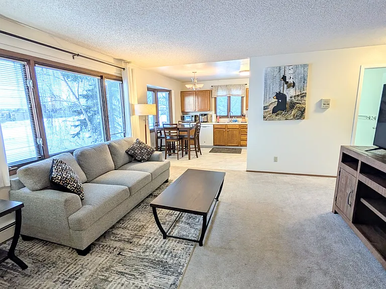 1401 Cordova St #3 — Photo 2