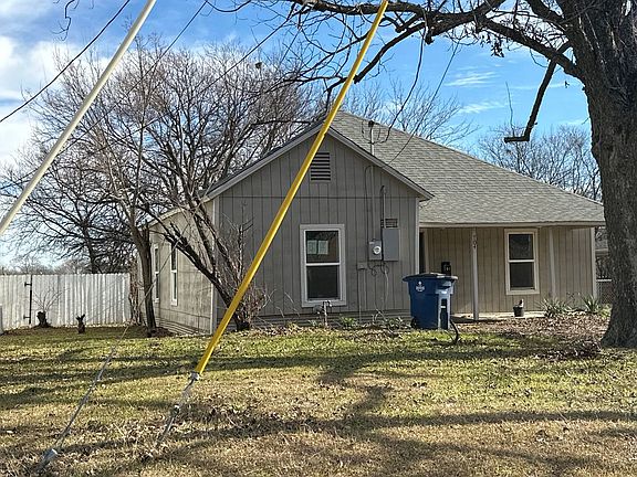3rd image of 704 NE Main St