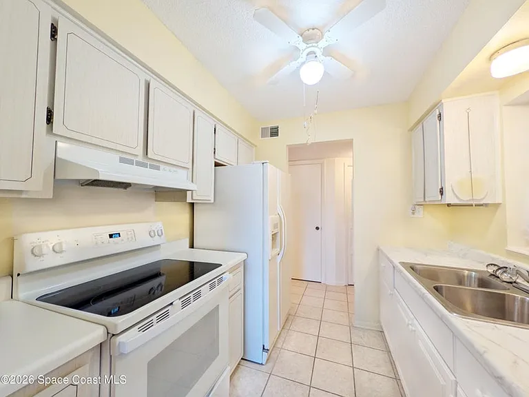 190 E Olmstead Dr #H3 — Photo 6