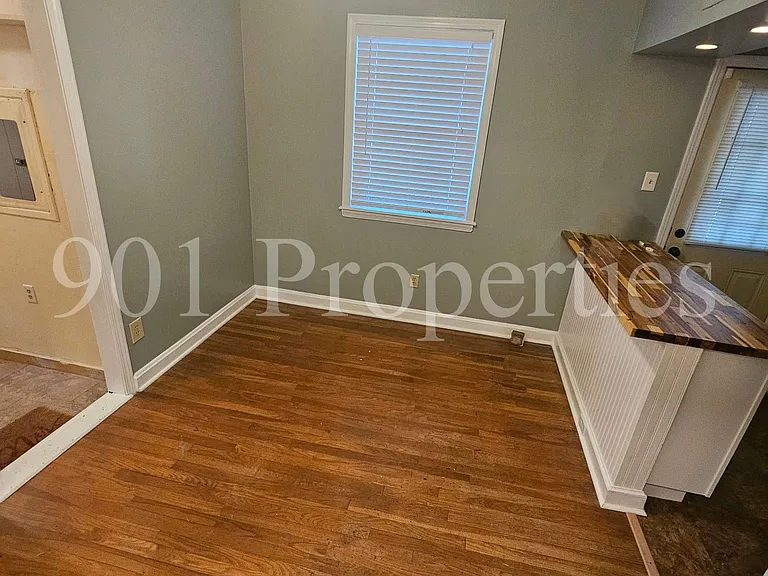 4963 Sequoia Rd — Photo 5
