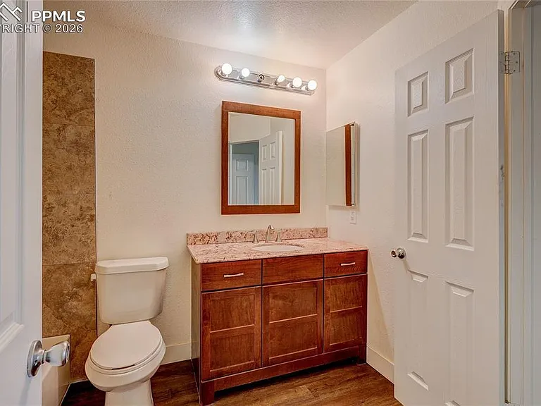 1642 S Idalia Cir #B — Photo 4