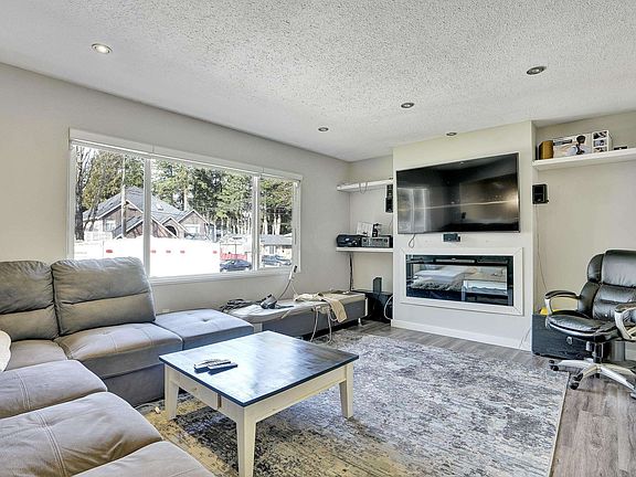4th image of 15108 91a Ave