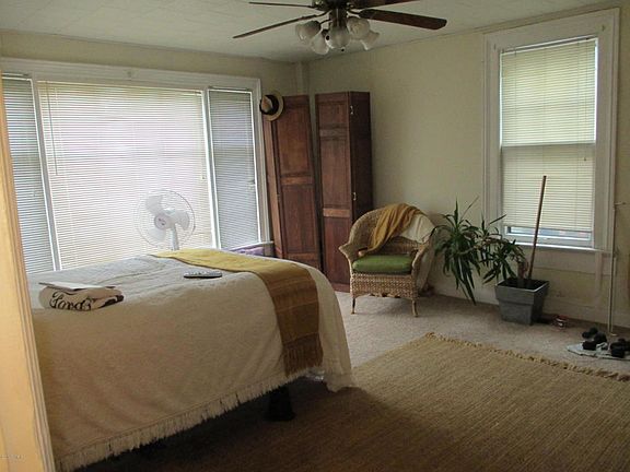 5th image of 922 Lake Blvd