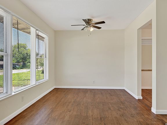 5th image of 415 BYRNES DR