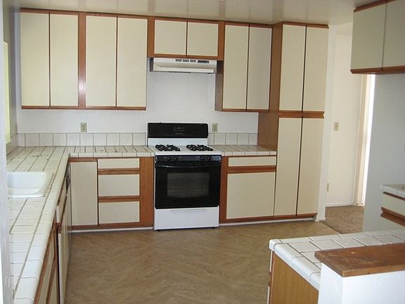 2nd image of 1045 Alta Calle