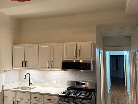 2nd image of 1511 N California Ave APT 3
