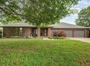 704 N Fairway Ave, Nixa, MO 65714