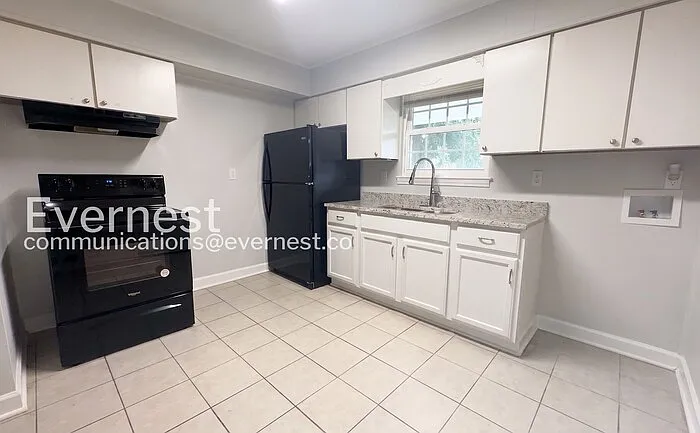 8304 Baldwyn Cv — Photo 5