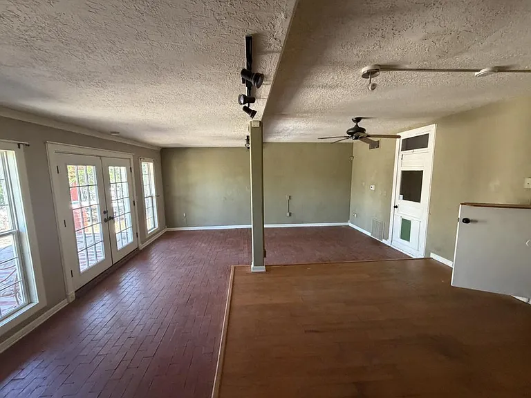 182 Perea Rd — Photo 12