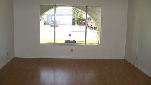 3rd image of 25190 Maynard Dr