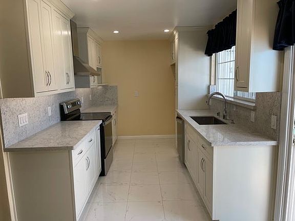 3rd image of 456 Tanfield Ln