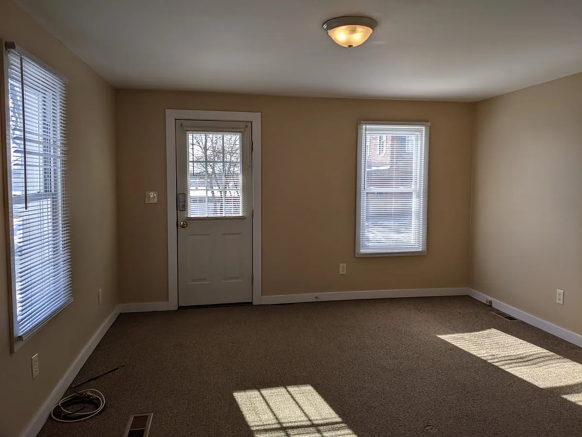 Building Photo - 42 McCrea St #2