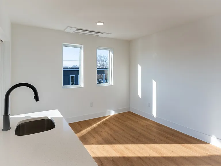 102 Duke St #8 — Photo 22