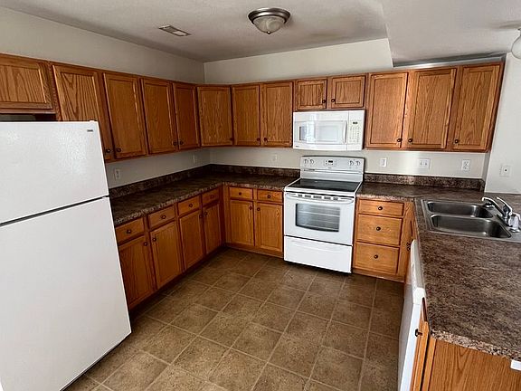4th image of 505 Hunters Run APT B