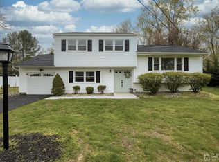 4 Lowell Rd, Manalapan, NJ 07726