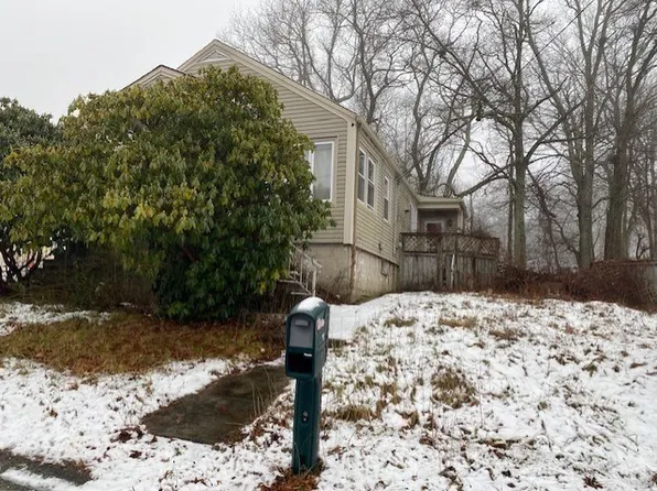 11 Watuppa Ave, Taunton, MA 02780