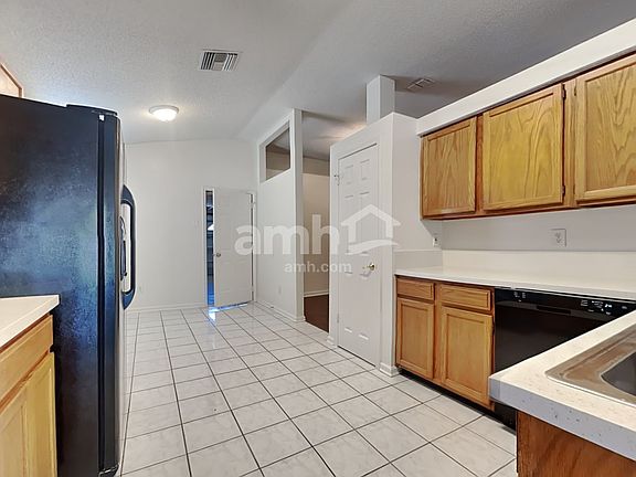 4th image of 3272 Lake Effie Ct N