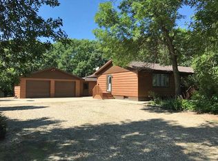 109 Acorn Rdg, Devils Lake, ND 58301