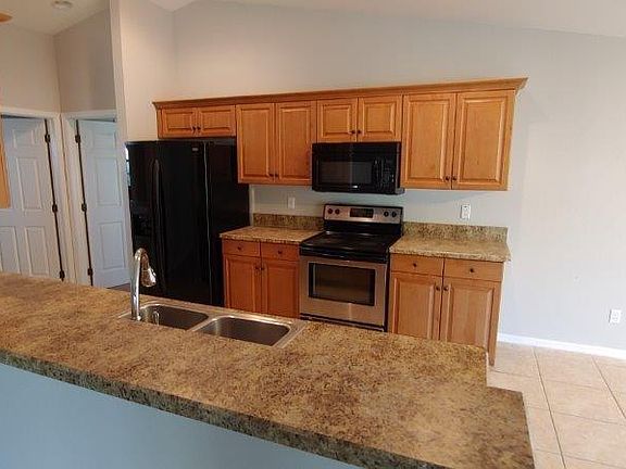 3rd image of 518 Paloma Ave