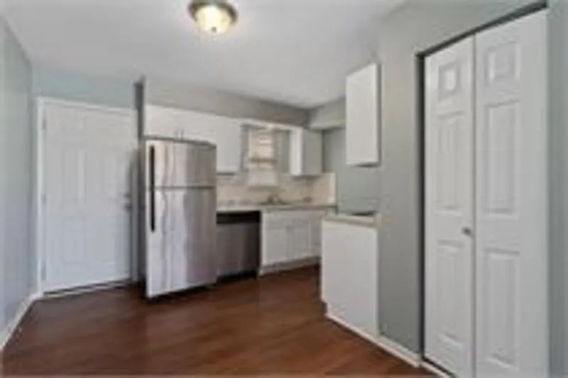 2 bed, 1.0 bath, 750 sqft, $1,150 — Photo 2