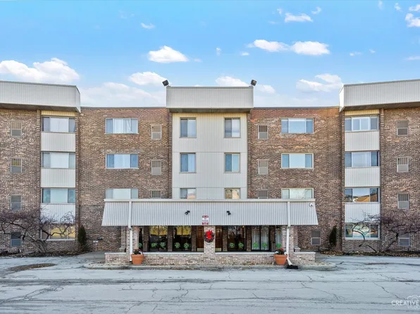 841 N York St APT 223, Elmhurst, IL 60126