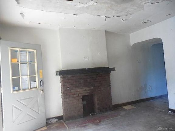 3rd image of 1525 Dietzen Ave