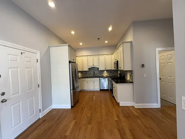 2067 Barnum Ave #1 — Photo 8