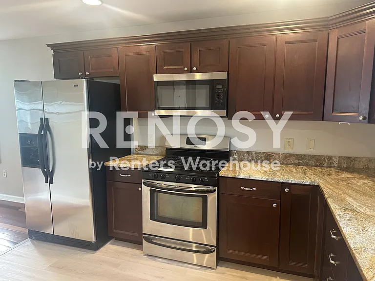 8900 Millers Island Blvd — Photo 10