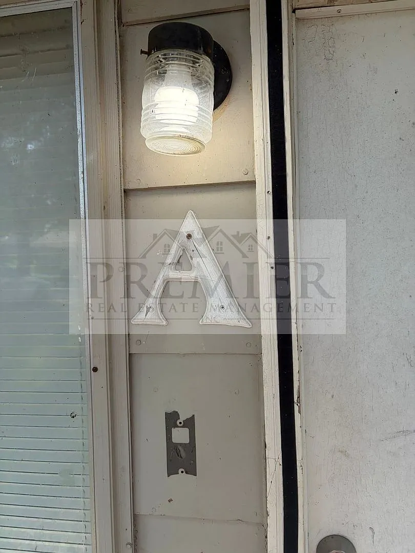 2 bd / 1 ba Grandview Duplex - 6206 E 153rd St #A, Grandview, MO 64030 $875 RENT — Photo 2