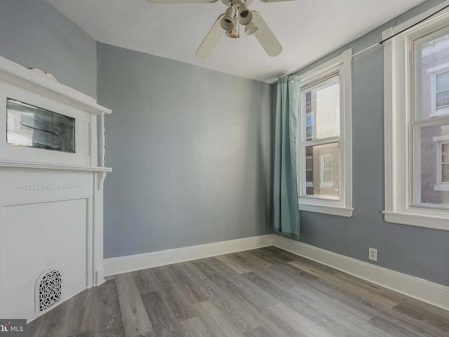 2 bed, 1.0 bath, 912 sqft, $1,600 — Photo 2