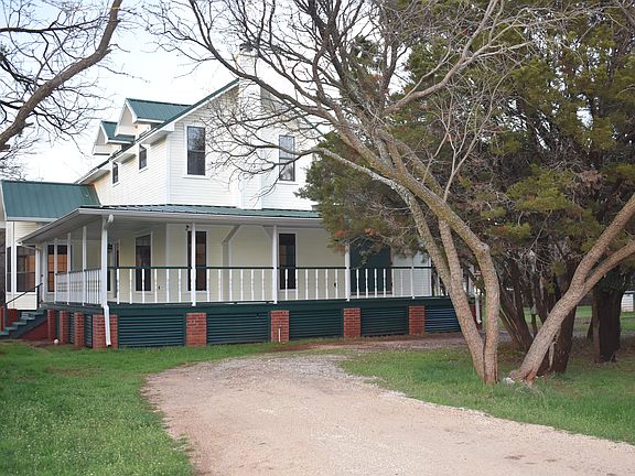 4th image of 102 Oak St