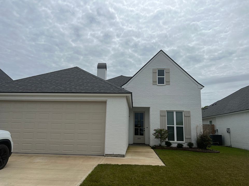 1st image of 300 San Sebastian Dr