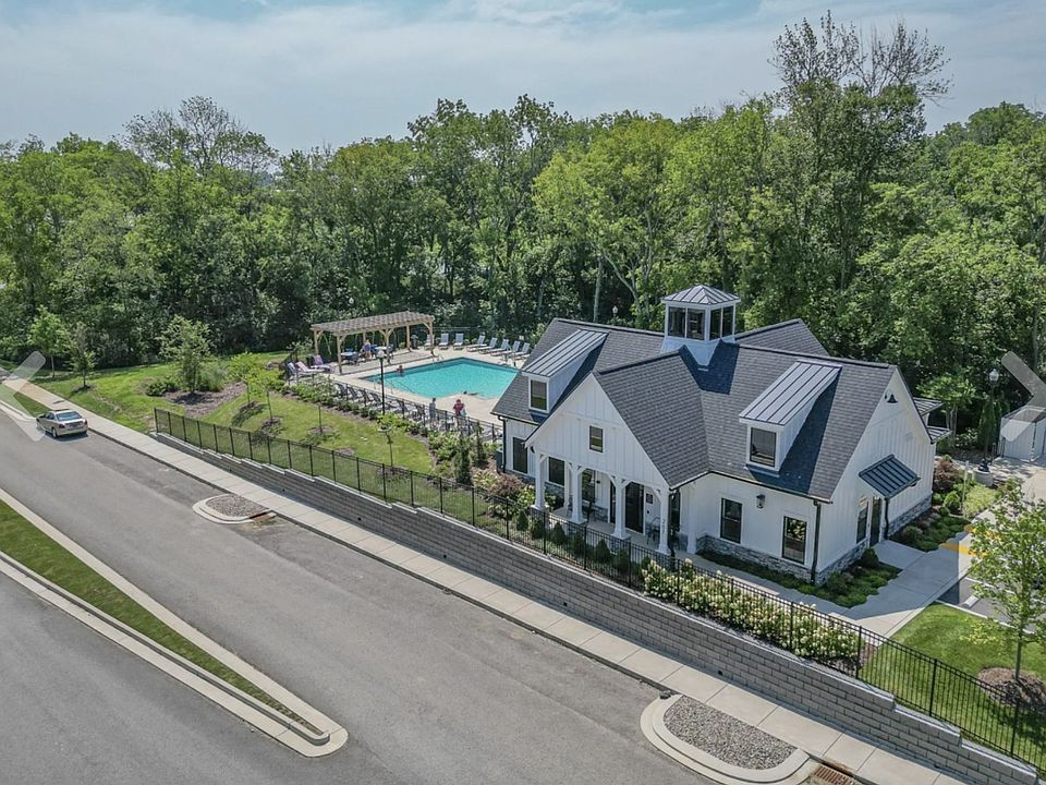 1st image of 192 Grandstand Blvd