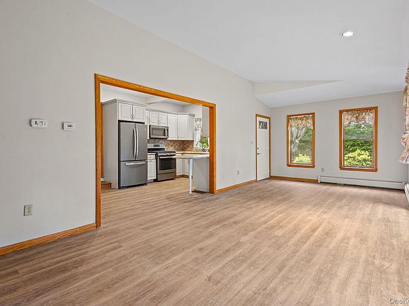 Kitchen / Dining