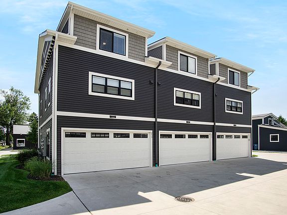 3rd image of 253 Jackson St #3