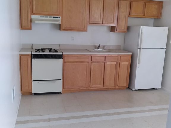 3rd image of 449 Mosely Ave #1