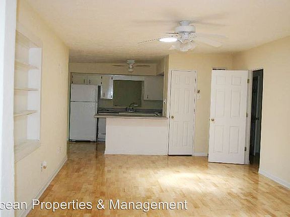 2nd image of 209 Due East St