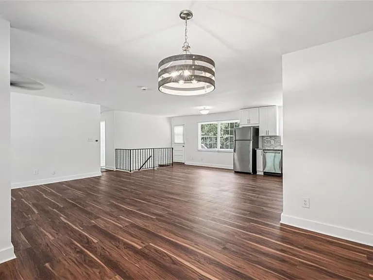 119 Kelso Dr SW — Photo 11