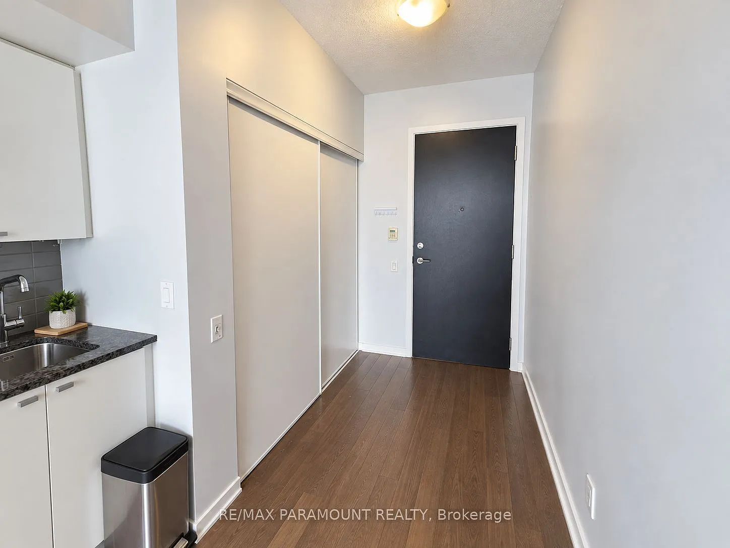 1 bed, $2,000 — Photo 2