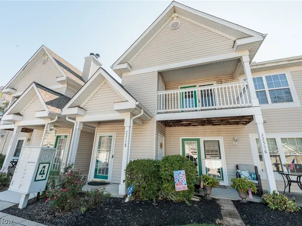 22558 Lenox Dr #424, Fairview Park, OH 44126