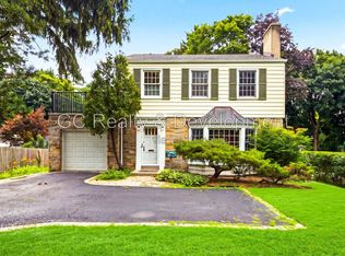 313 Ridge Rd, Kenilworth, IL 60043