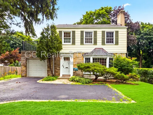 313 Ridge Rd, Kenilworth, IL 60043