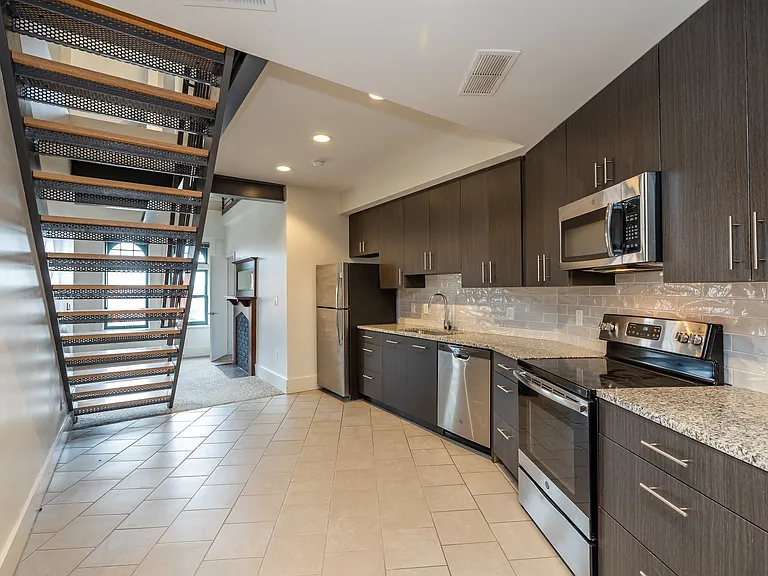 Heyse Apartments — Photo 30