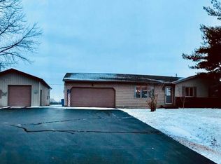 59395 Stoldt Rd, Three Rivers, MI 49093