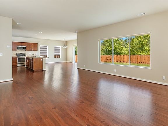 5th image of 6402 Victoria Ave SE