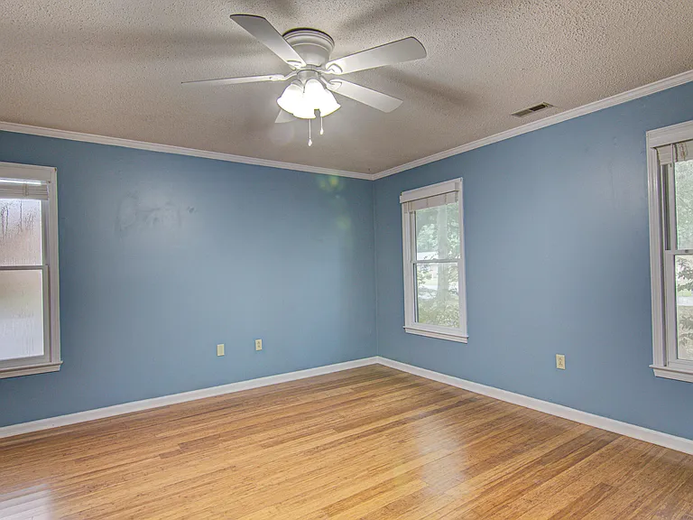2315 Treetop Ln — Photo 20