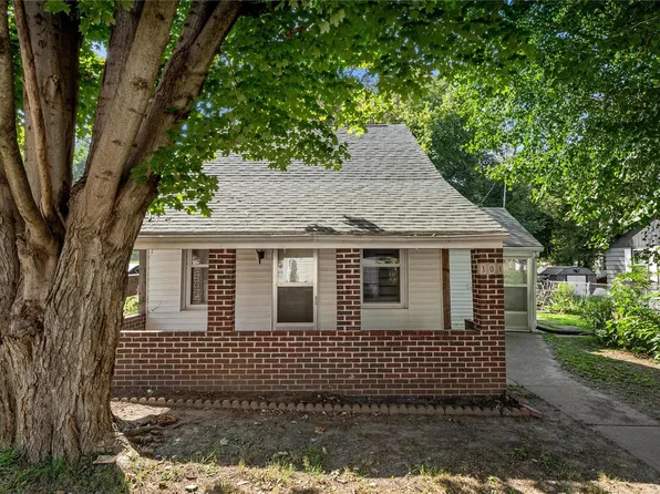 301 N 8th St, Belleville, IL 62220