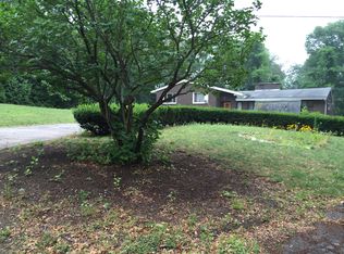 564 S County Trl, Exeter, RI 02822