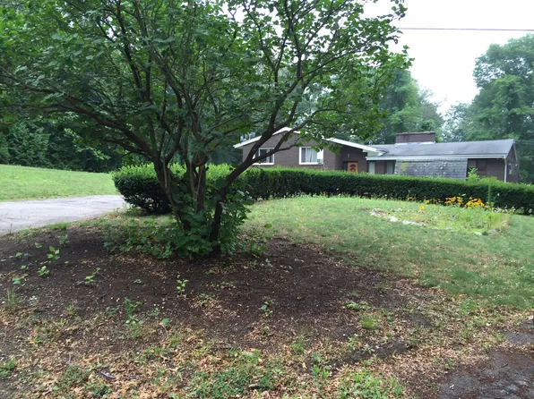 564 S County Trl, Exeter, RI 02822