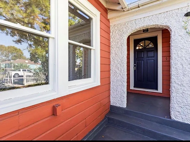 5023 Avenue N 1/2 — Photo 3